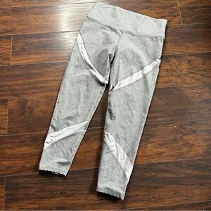 Aerie Offline Gray Mesh 7/& Capris Leggings Size L